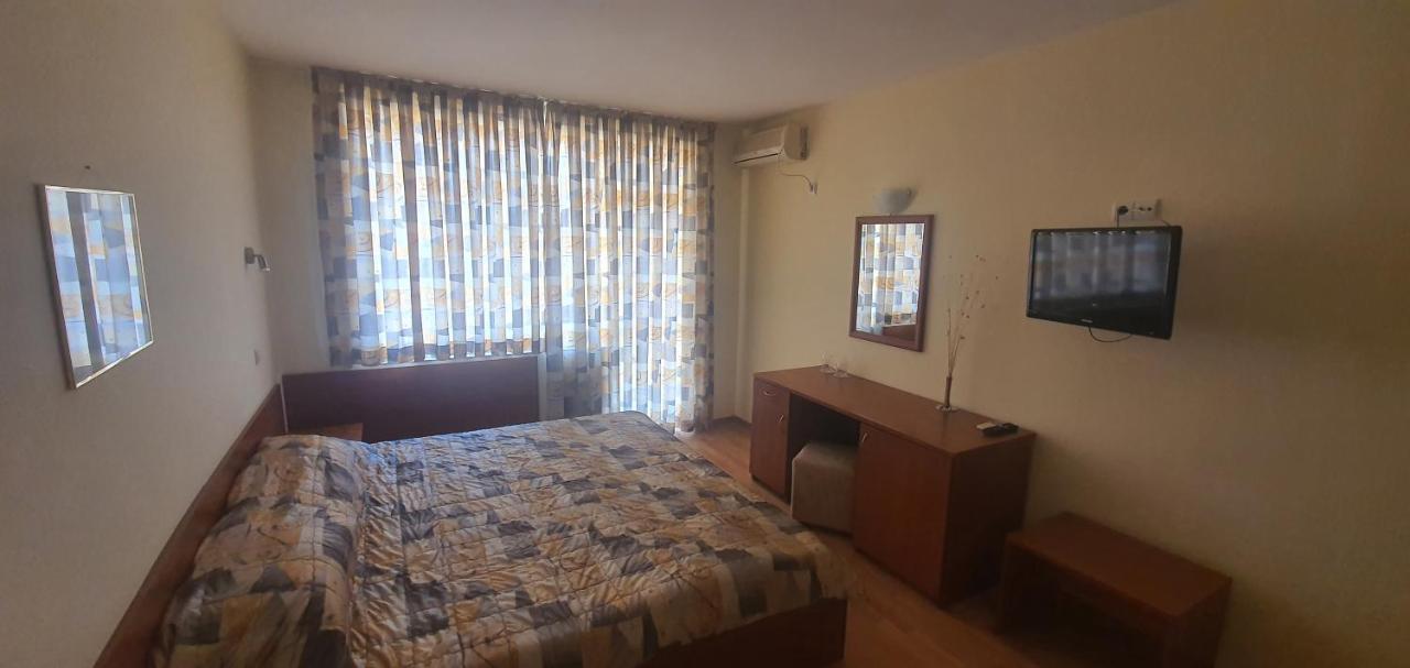 Diamond Hotel Primorsko Bagian luar foto