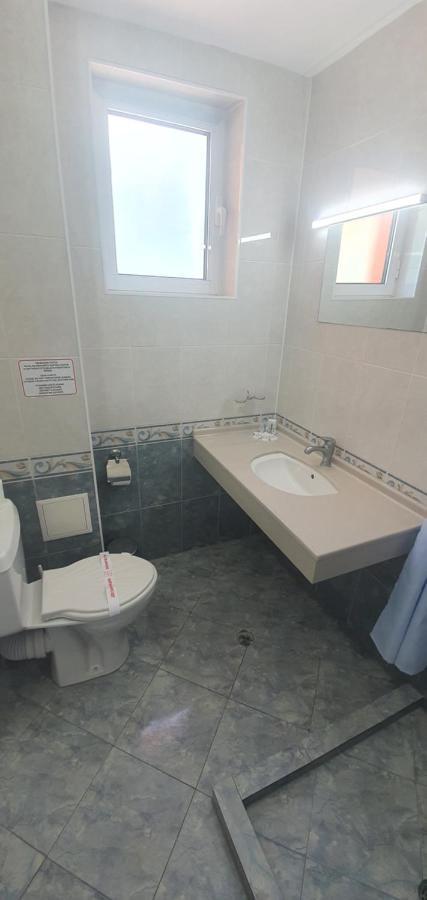 Diamond Hotel Primorsko Bagian luar foto