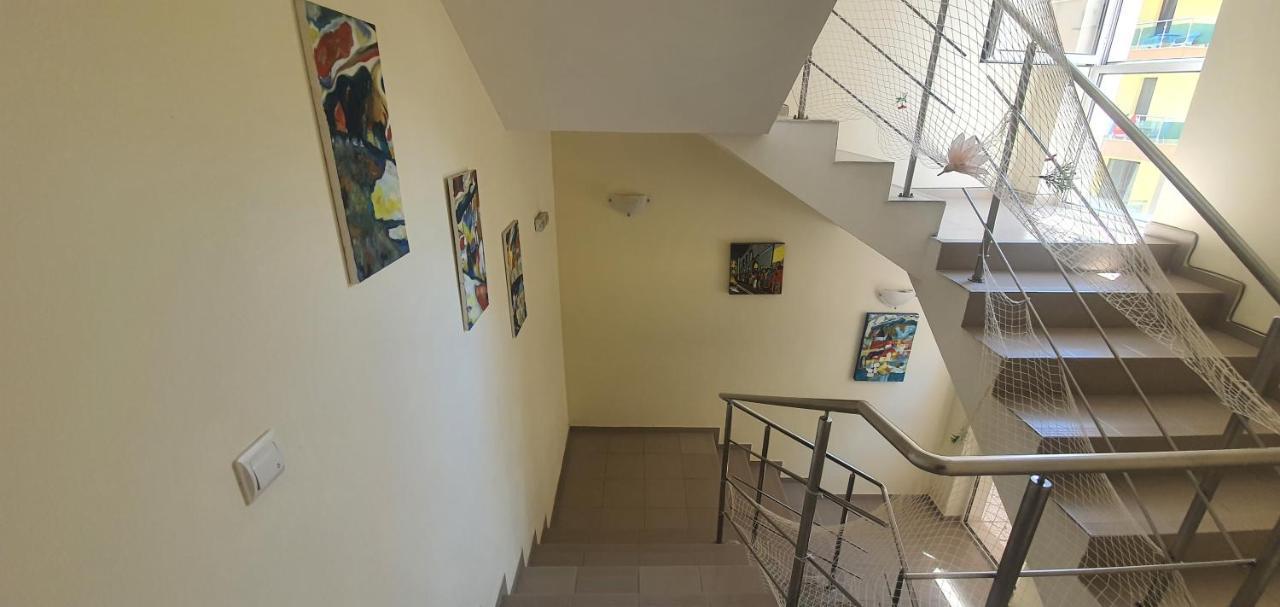 Diamond Hotel Primorsko Bagian luar foto