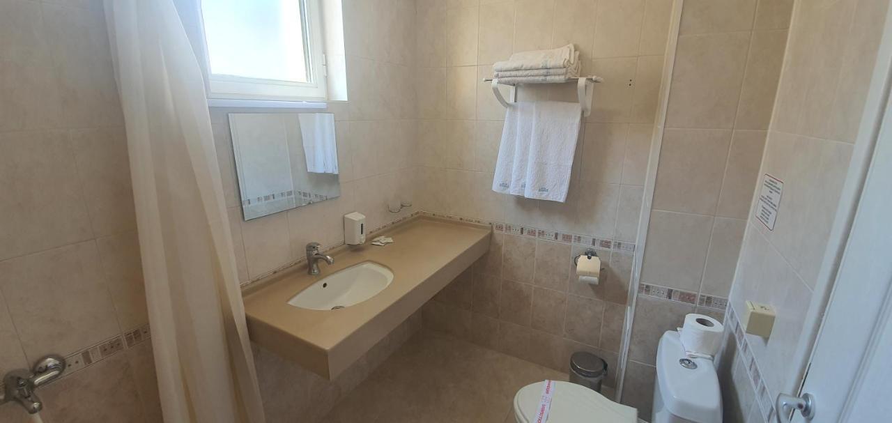 Diamond Hotel Primorsko Bagian luar foto