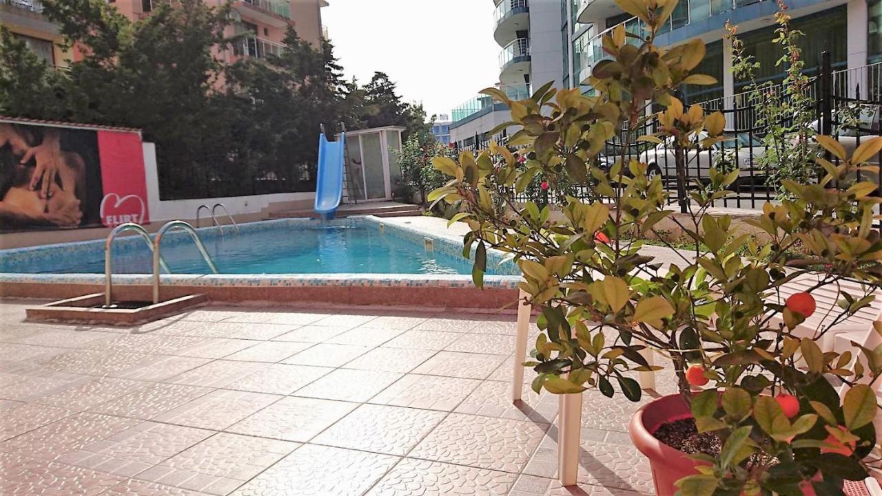 Diamond Hotel Primorsko Bagian luar foto
