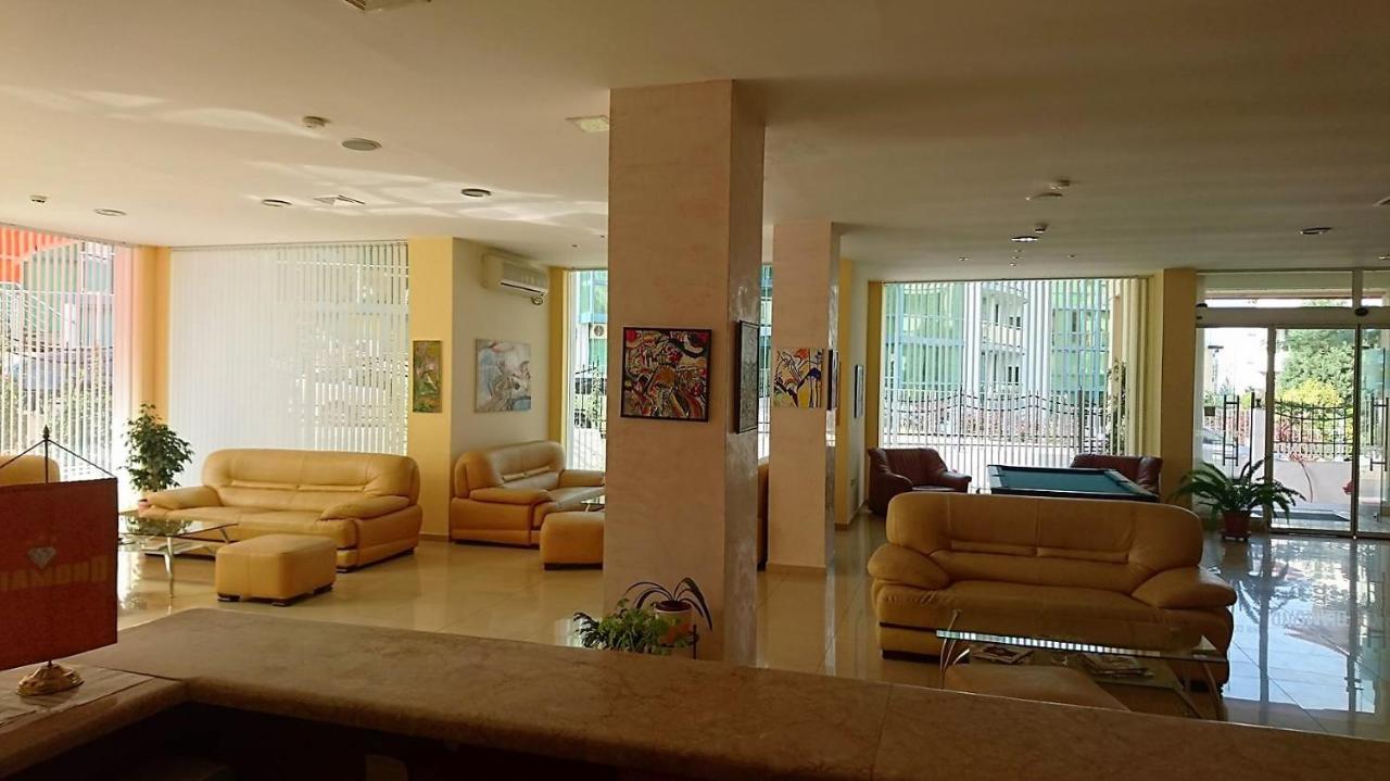 Diamond Hotel Primorsko Bagian luar foto