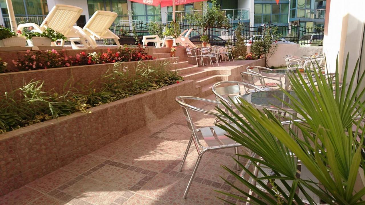 Diamond Hotel Primorsko Bagian luar foto