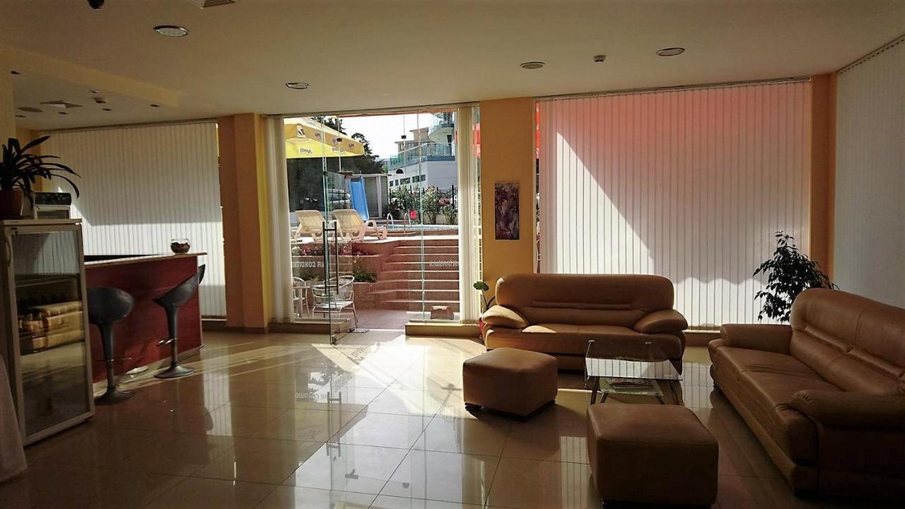 Diamond Hotel Primorsko Bagian luar foto