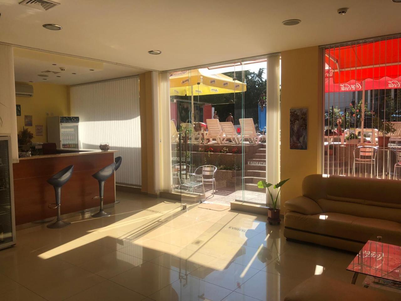 Diamond Hotel Primorsko Bagian luar foto